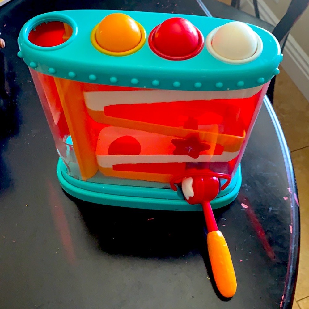 Ball tracker toy